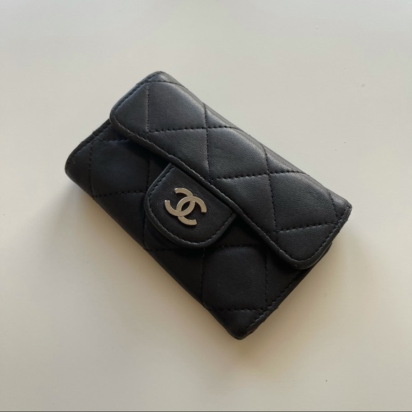 CHANEL 6-Ring Key Holder - Picture 7 of 7